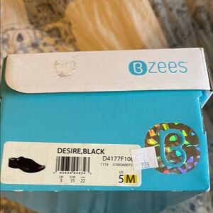 Bzees Women's Desire Sandals - Black